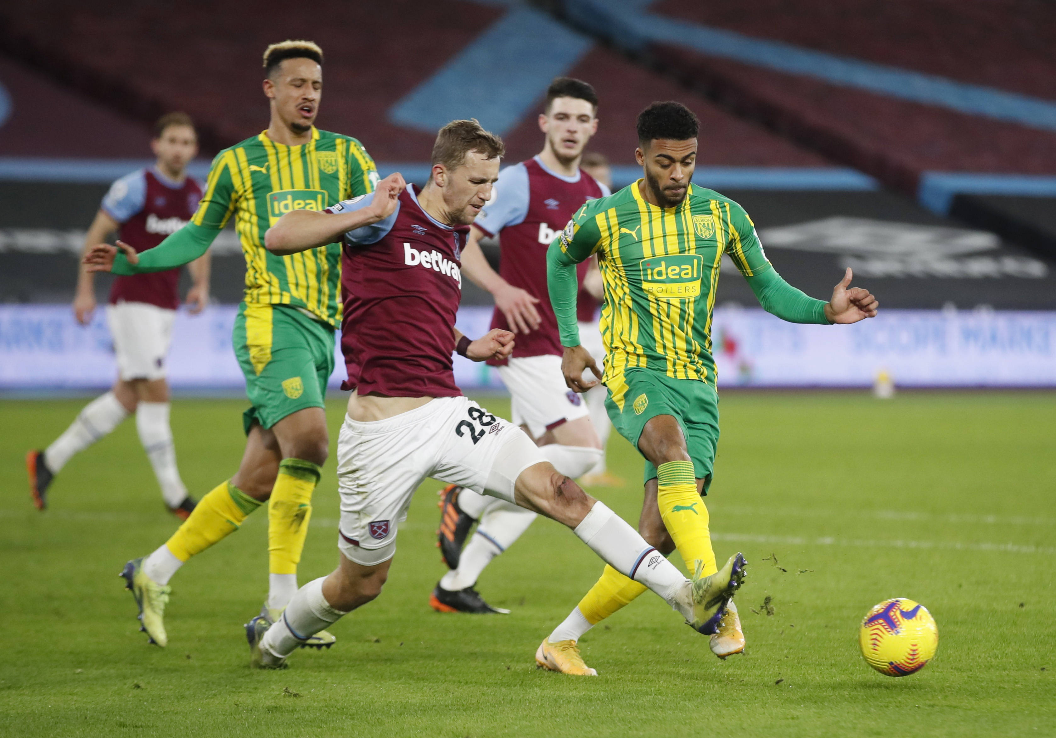 却特别令人 却特别令人